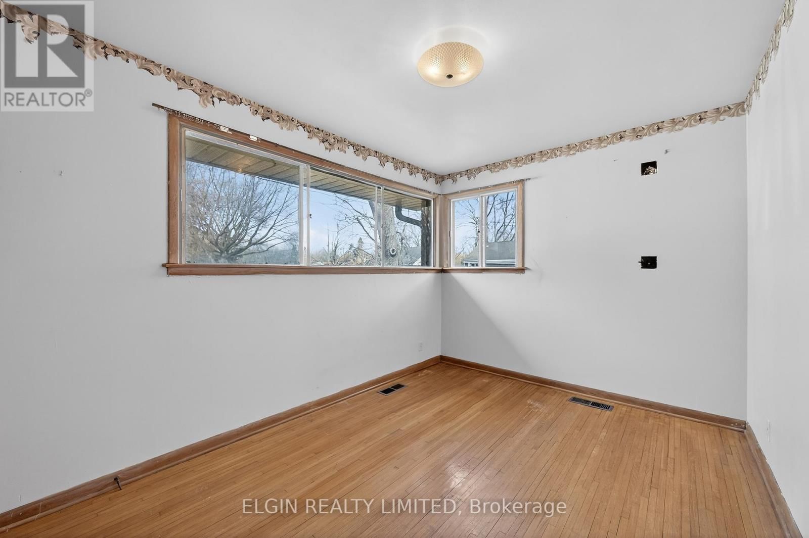 8 ERMATINGER STREET Image 20