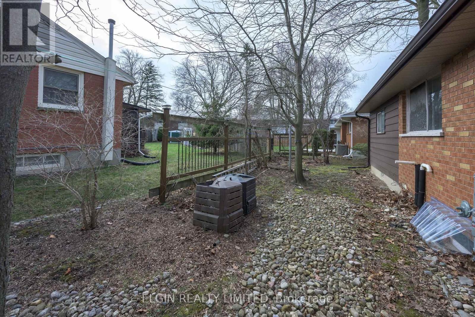 8 ERMATINGER STREET Image 6