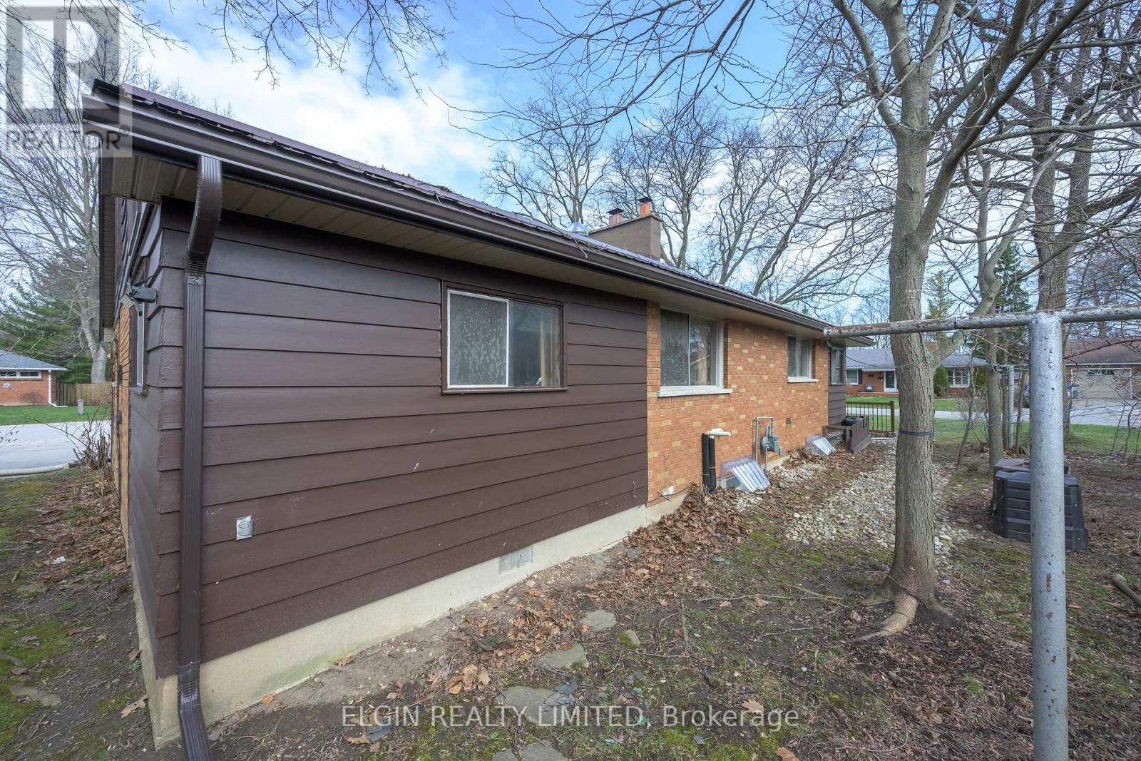 8 ERMATINGER STREET Image 7