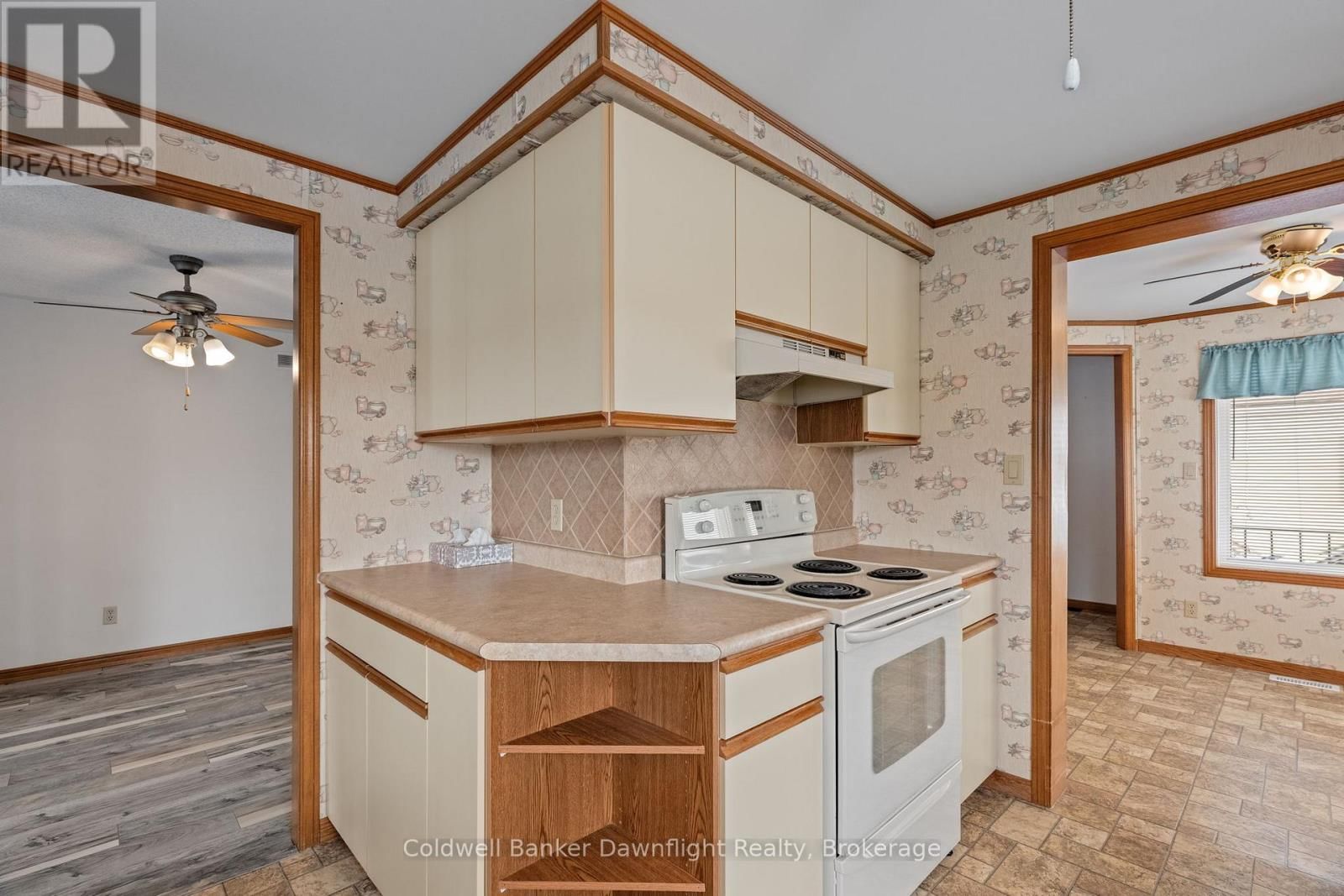 43 REDFORD DRIVE Image 16