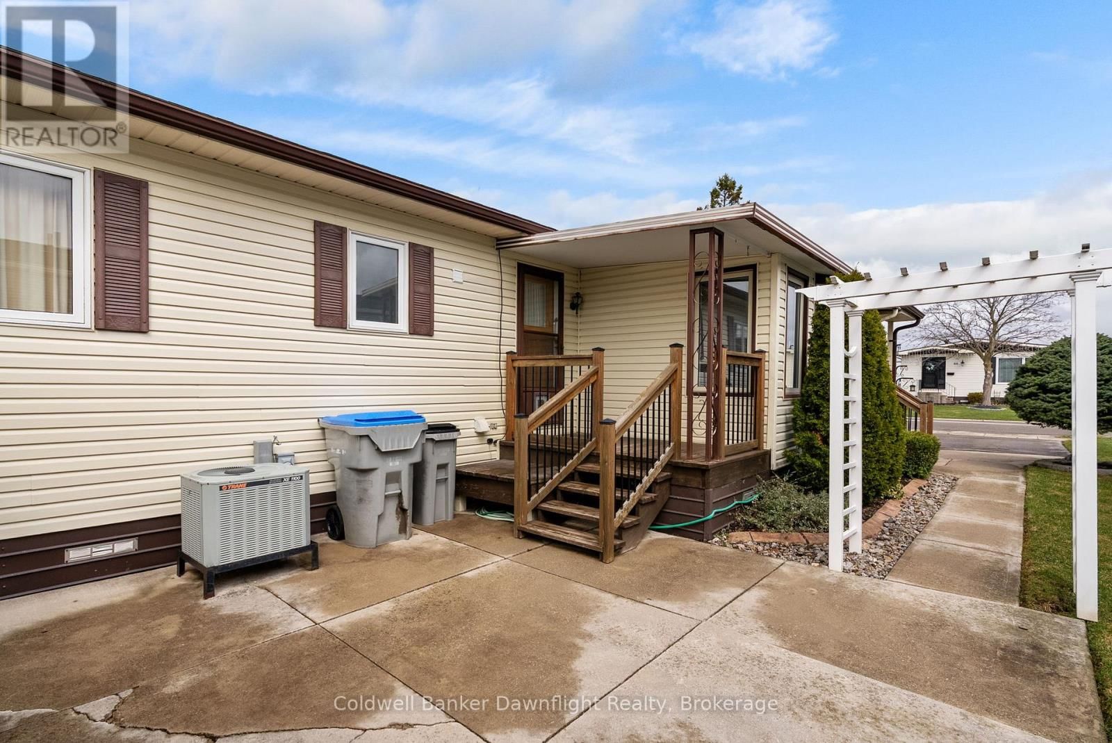 43 REDFORD DRIVE Image 32