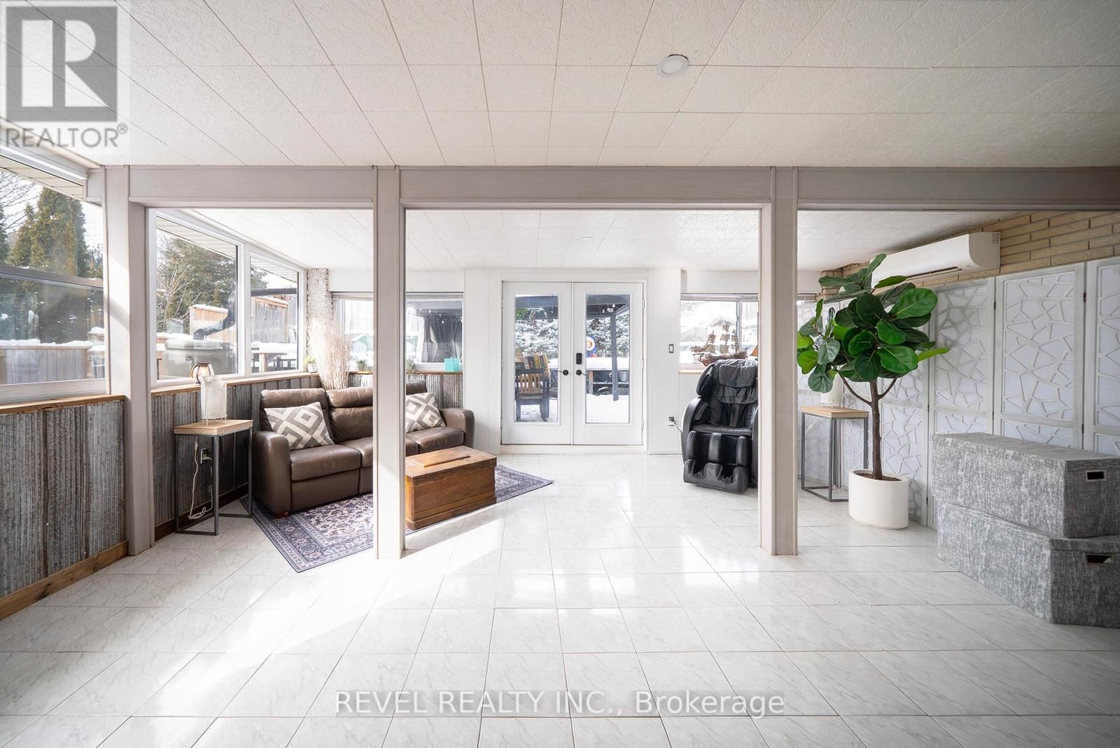 44 SHALFLEET BOULEVARD Image 25