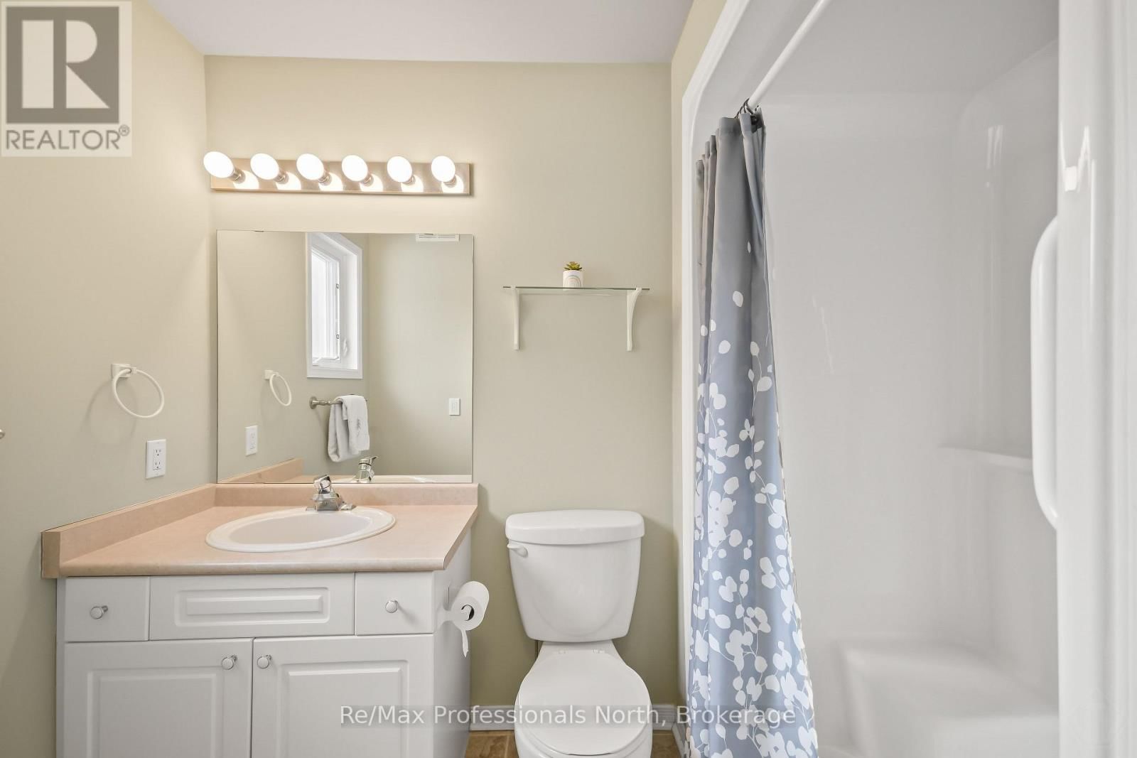 102 PINERIDGE GATE Image 19