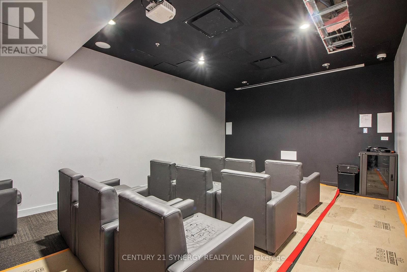 633 - 340 MCLEOD STREET Image 34