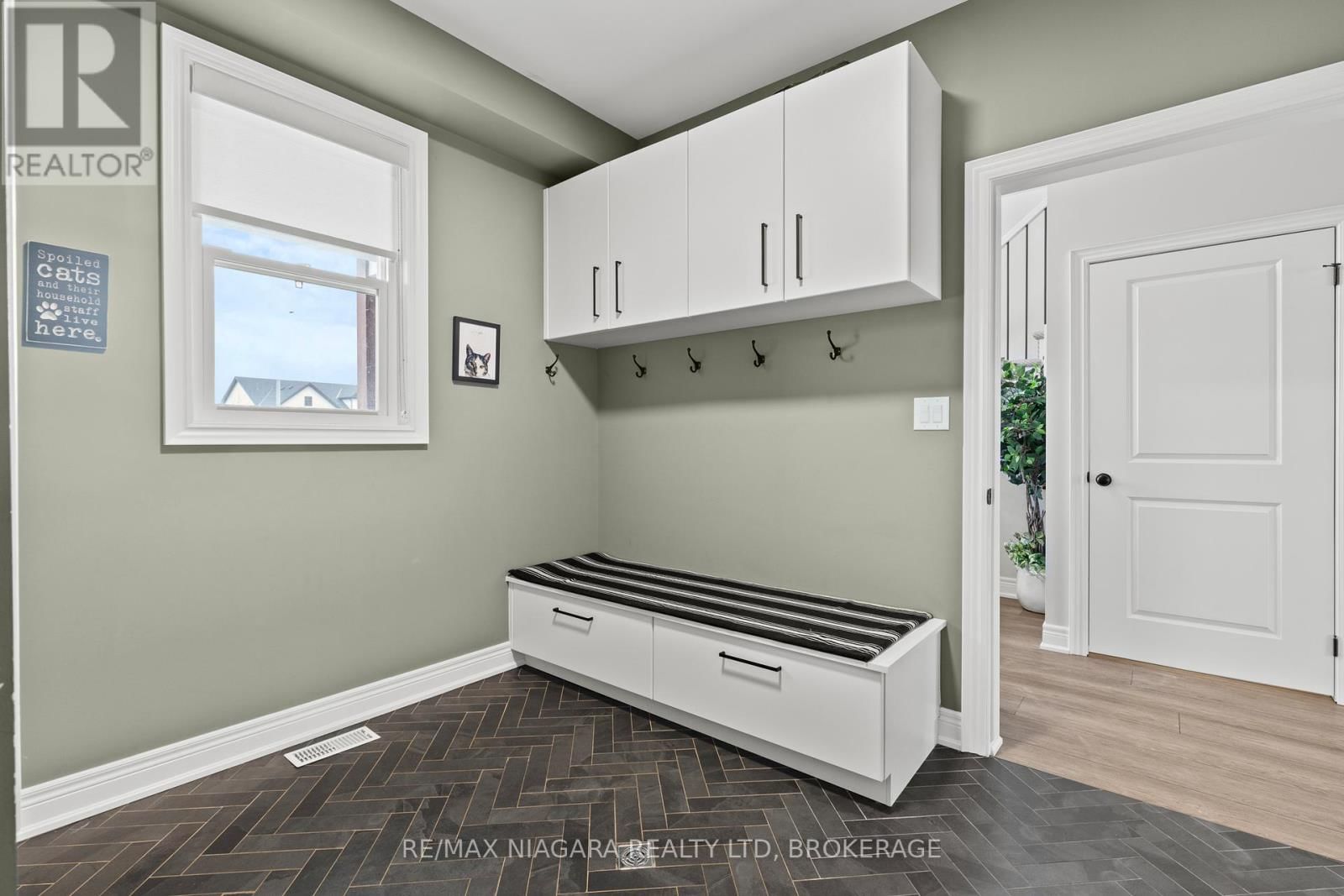 3549 CANFIELD CRESCENT Image 17