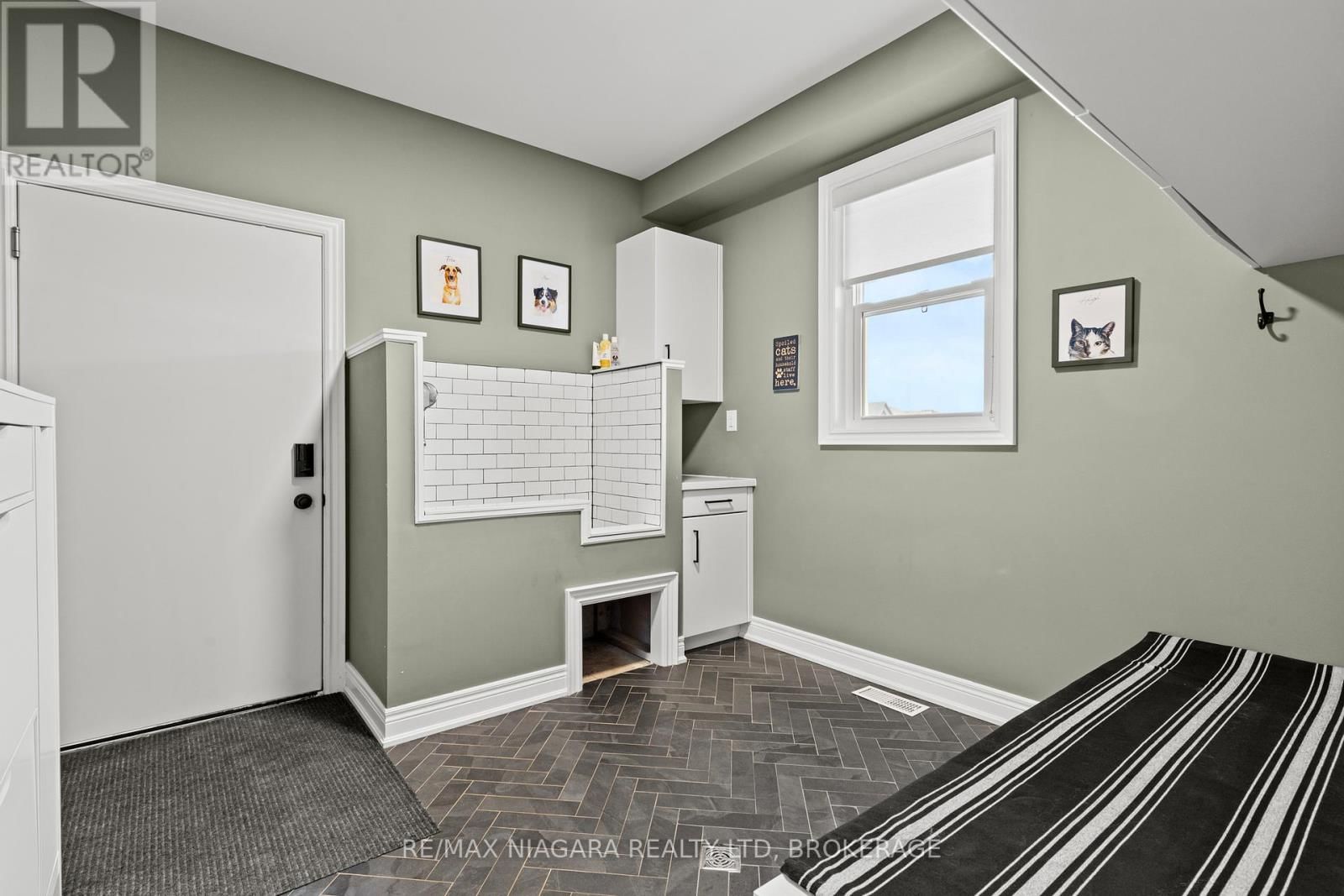 3549 CANFIELD CRESCENT Image 18