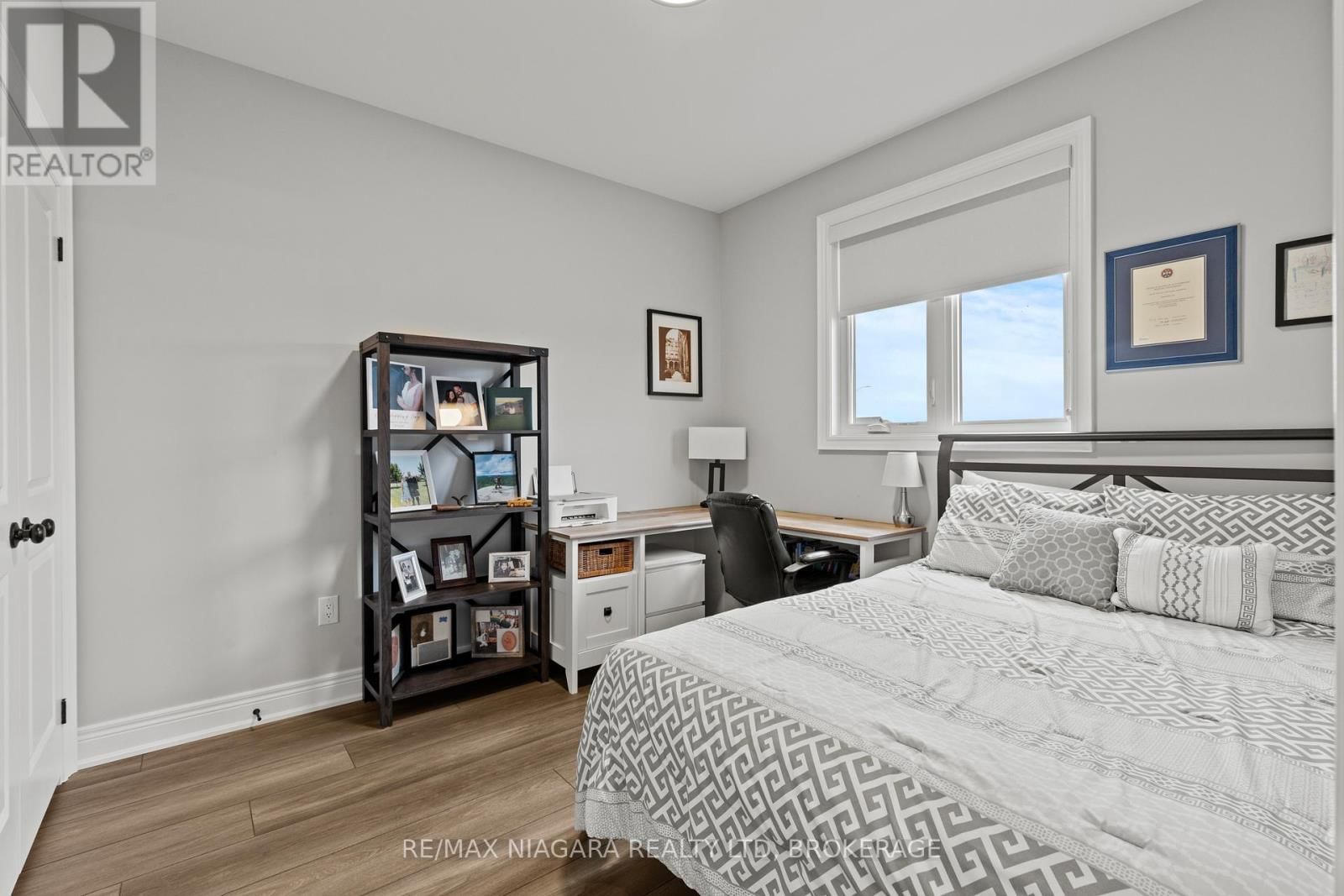 3549 CANFIELD CRESCENT Image 27