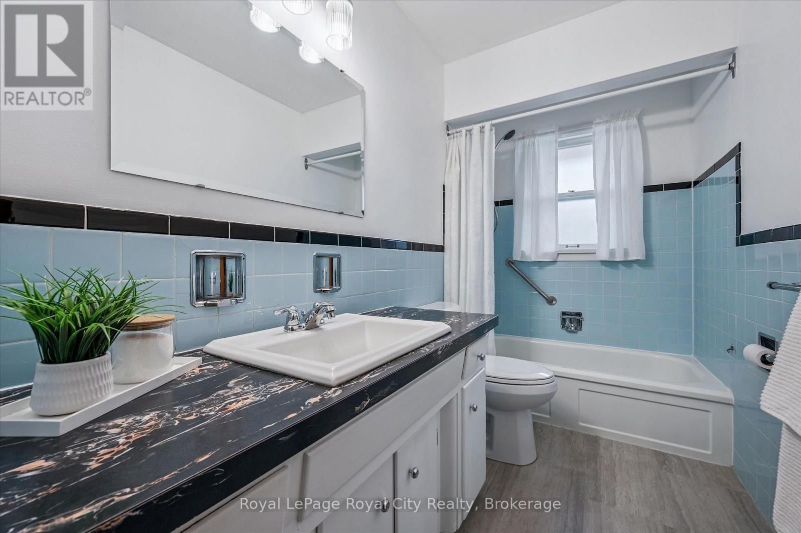 10 PAUL AVENUE Image 21