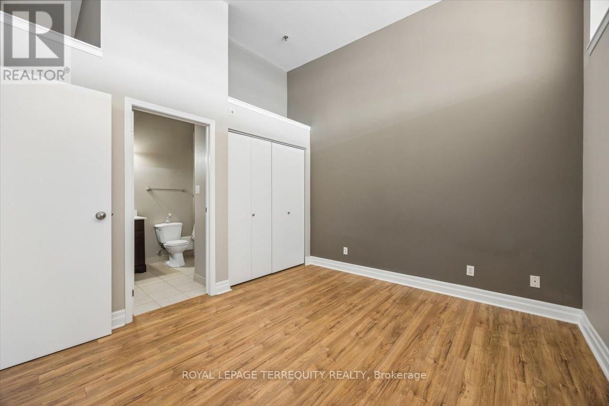 301 - 276 KING STREET WEST Image 13