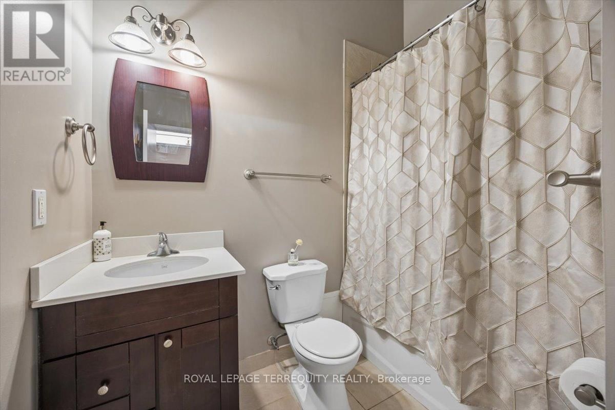 301 - 276 KING STREET WEST Image 15