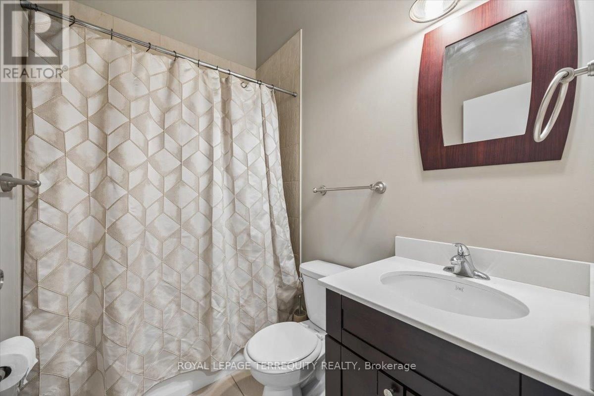 301 - 276 KING STREET WEST Image 6