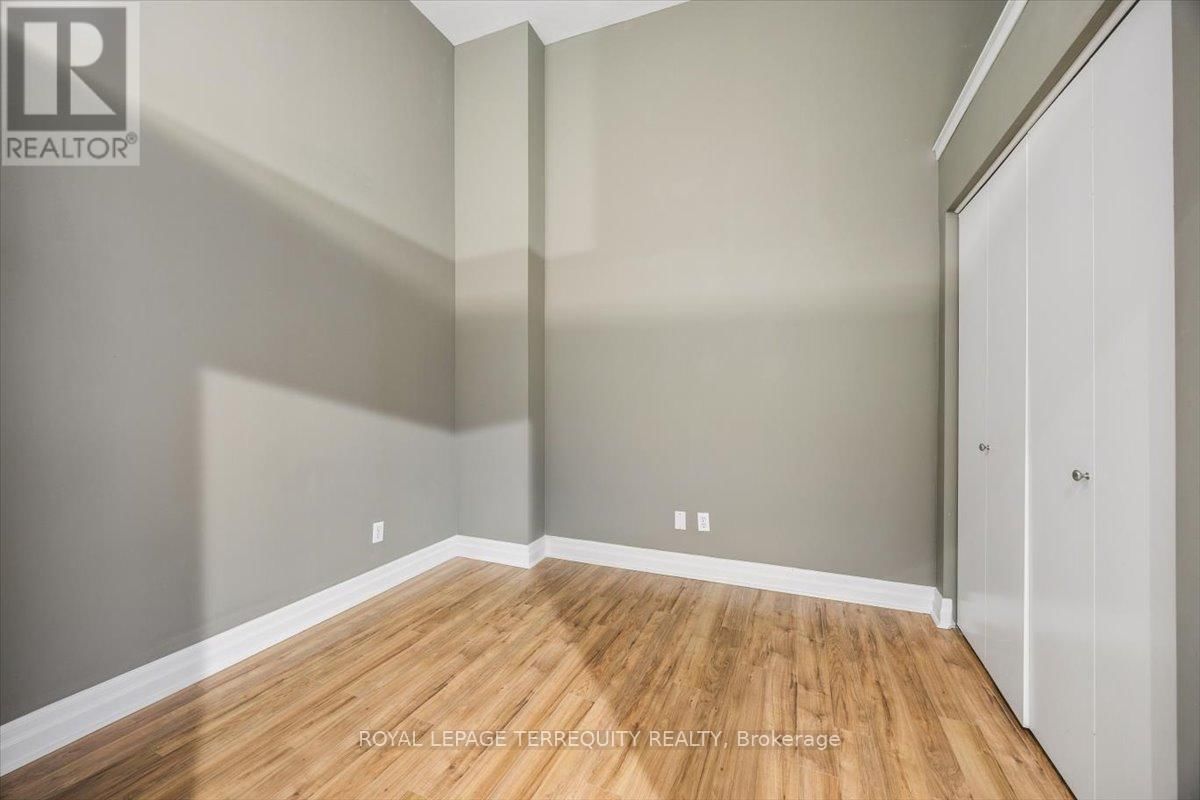 301 - 276 KING STREET WEST Image 8