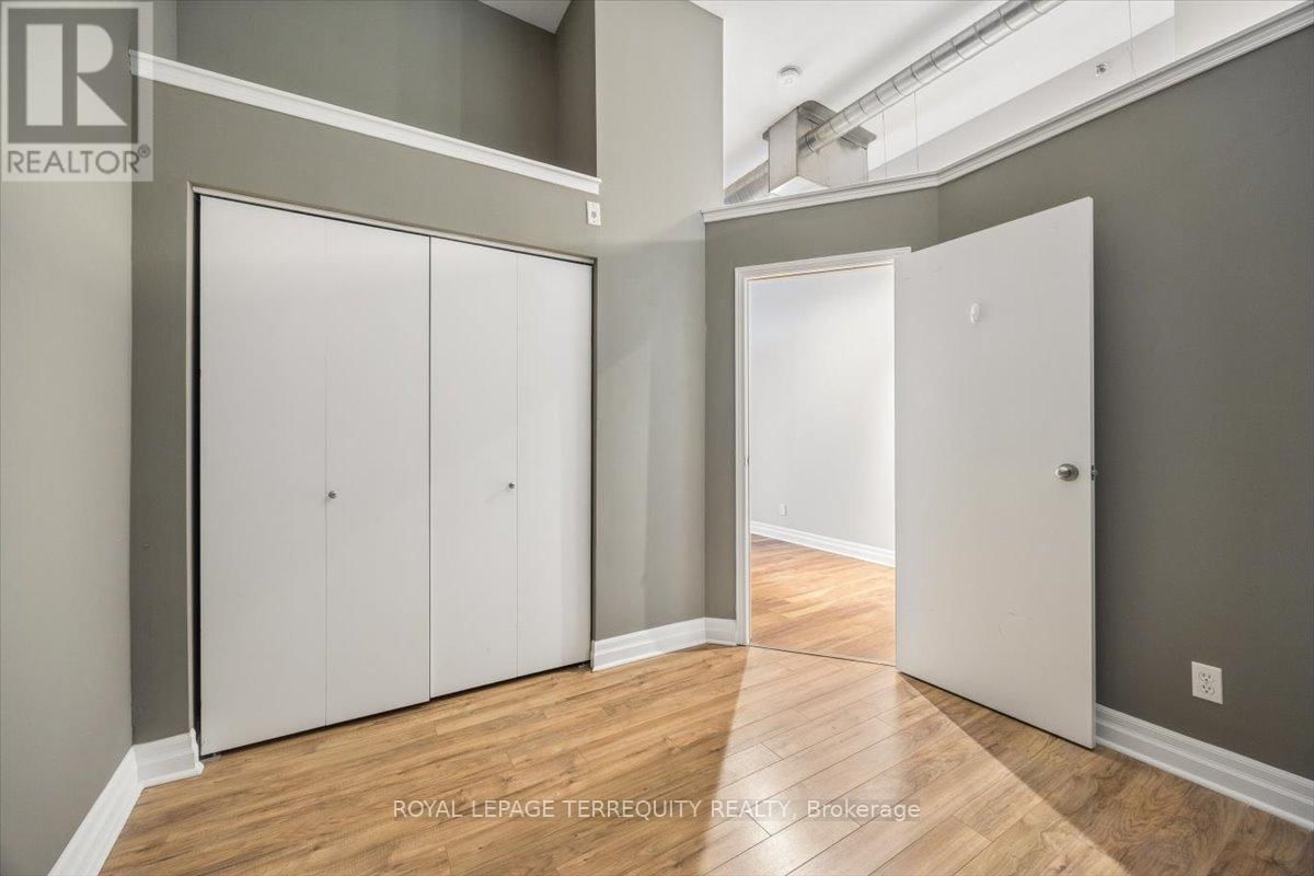 301 - 276 KING STREET WEST Image 9