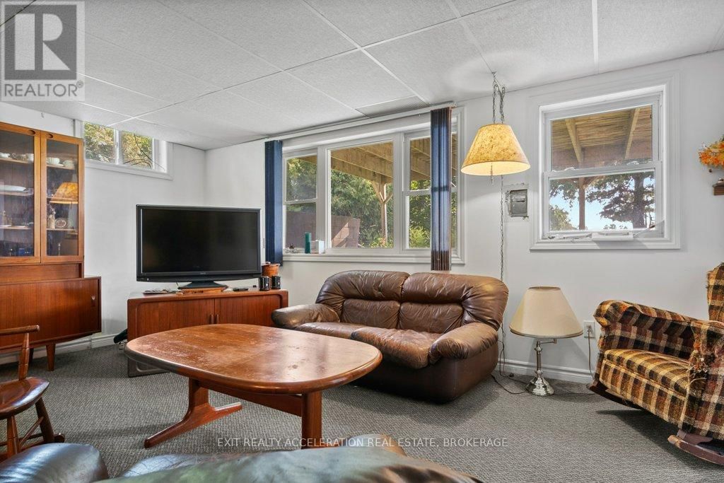 400 DUNDAS STREET WEST Image 19