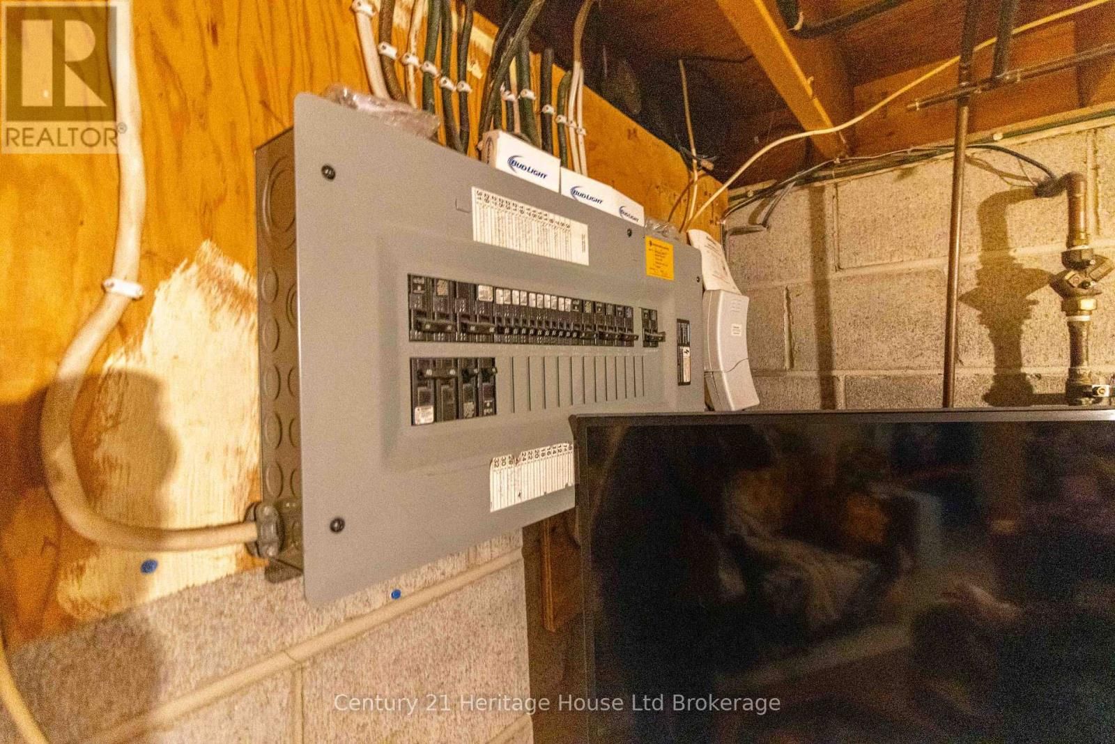 217 5TH AVENUE Image 15