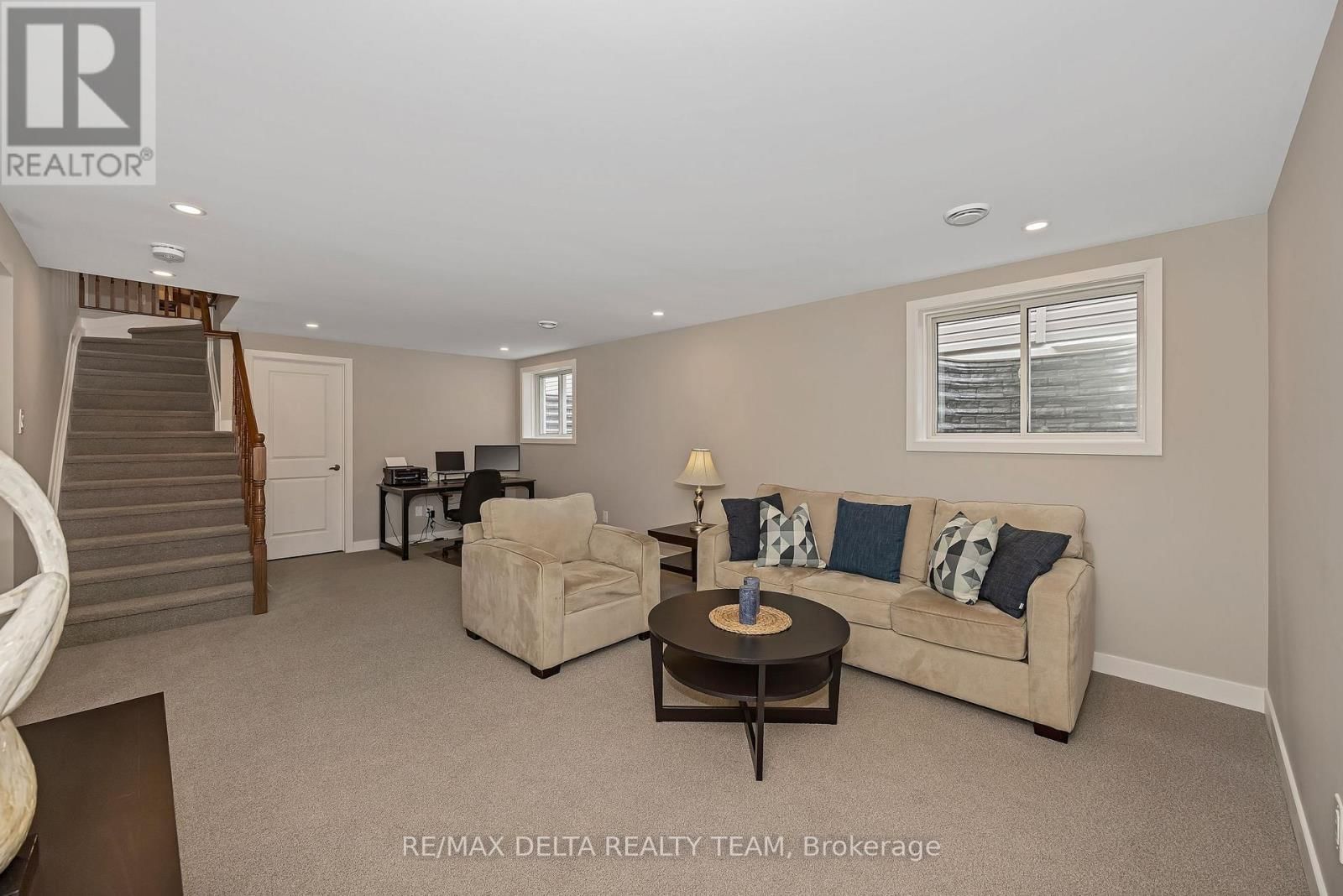 161 BRISTOL CRESCENT Image 23