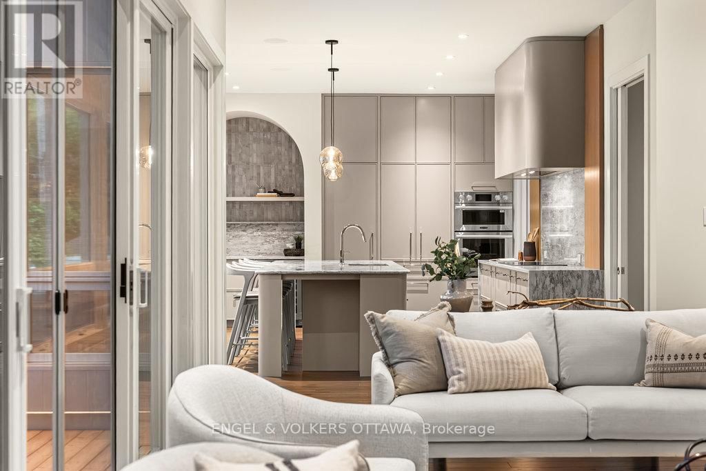 291 BILLINGS AVENUE Image 17