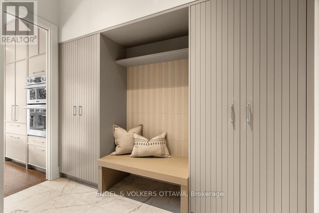 291 BILLINGS AVENUE Image 24