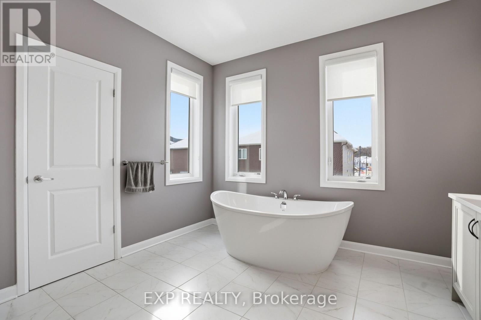 760 SHOAL STREET Image 25