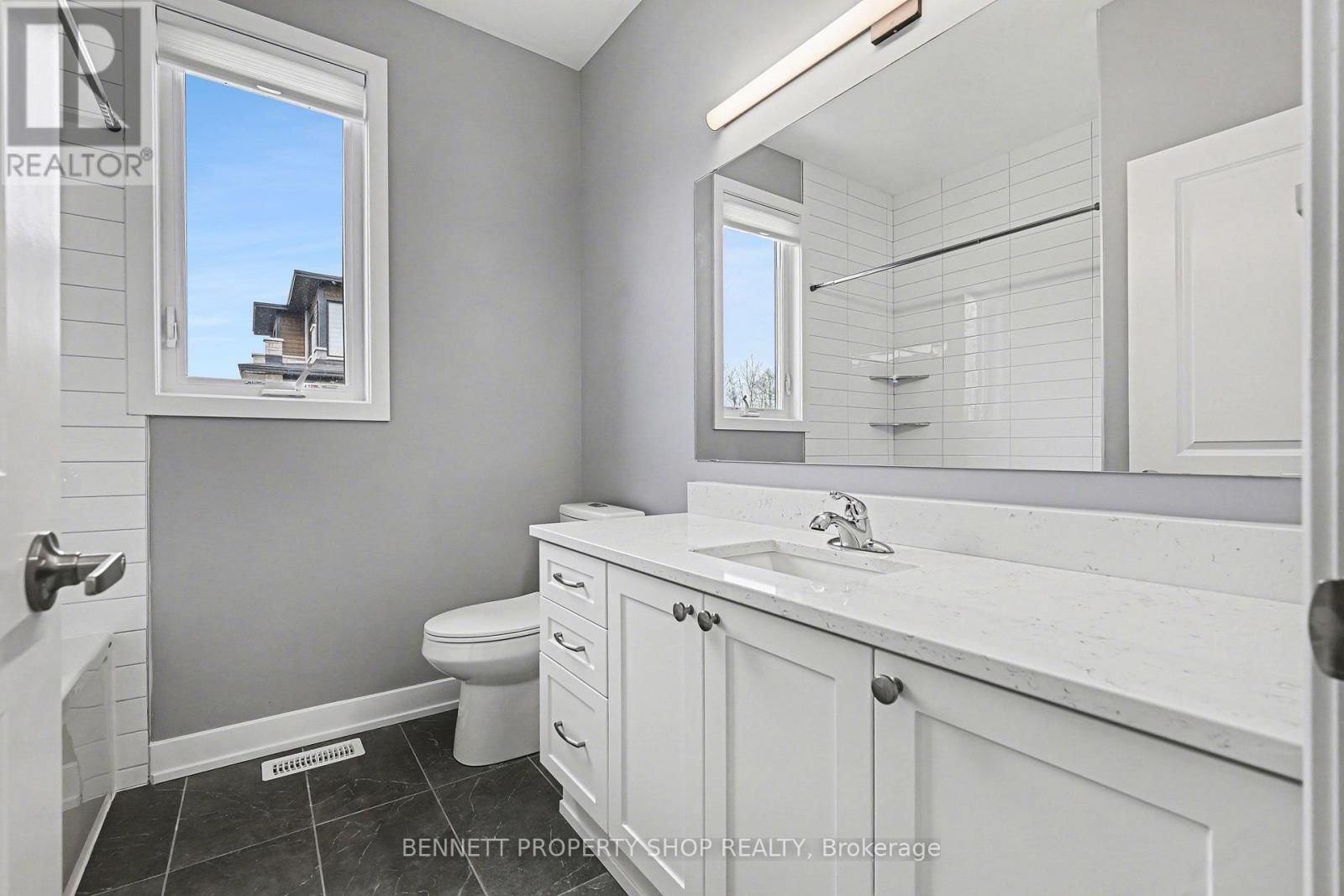 111 FRANK FISHER CRESCENT Image 13