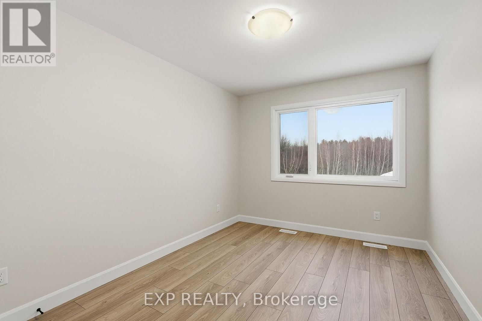 248 SUMAC CRESCENT STREET Image 16