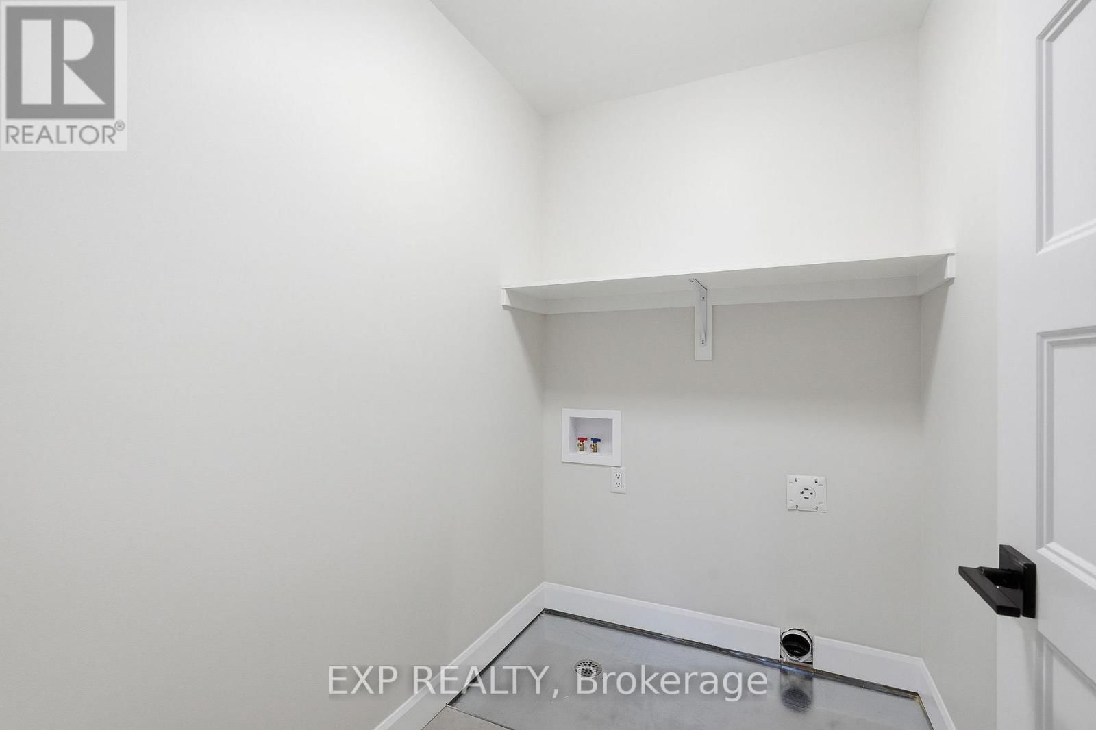 248 SUMAC CRESCENT STREET Image 18