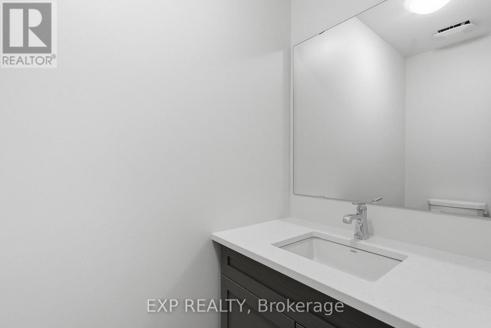 248 SUMAC CRESCENT STREET Image 3