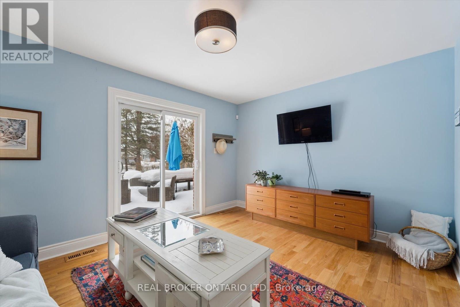 1449 CHAMPLAIN DRIVE Image 23