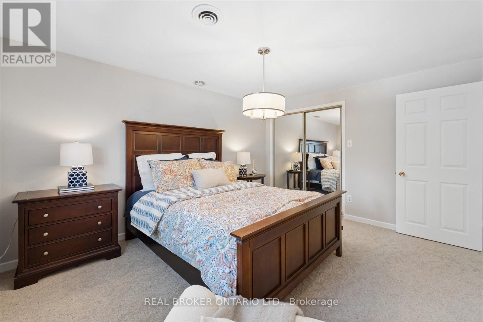 1449 CHAMPLAIN DRIVE Image 33