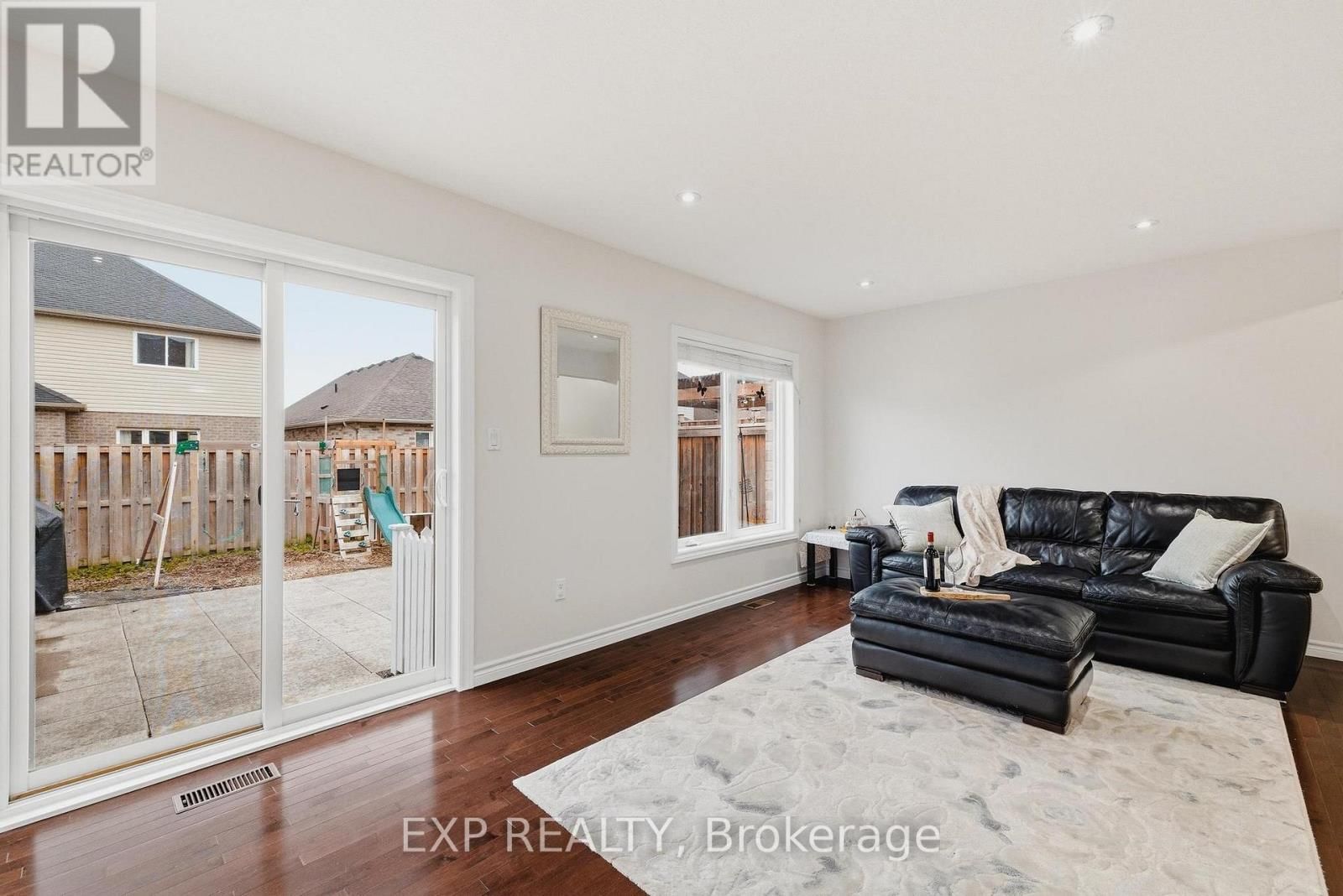 159 WILLIAM STREET Image 9