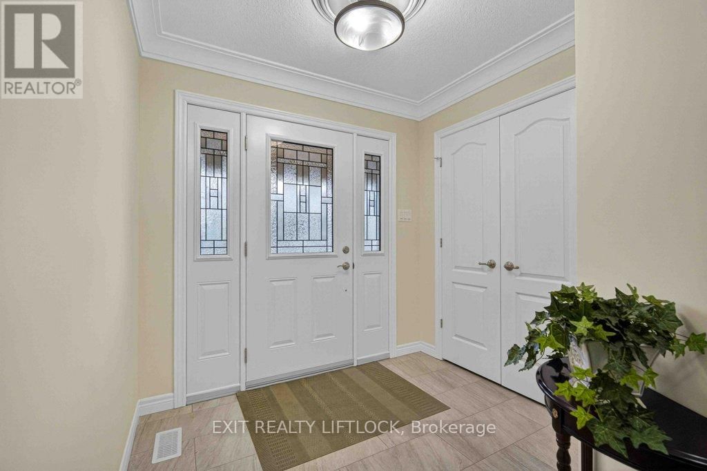 320 MULLIGHAN GARDENS Image 3