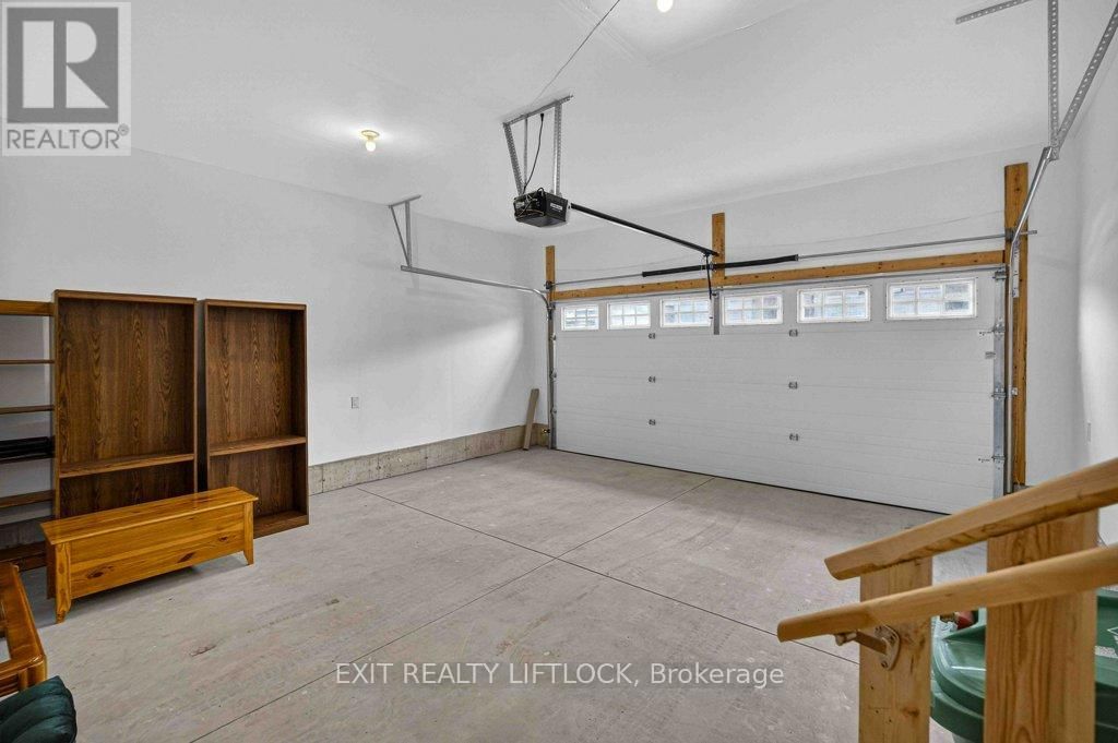 320 MULLIGHAN GARDENS Image 30