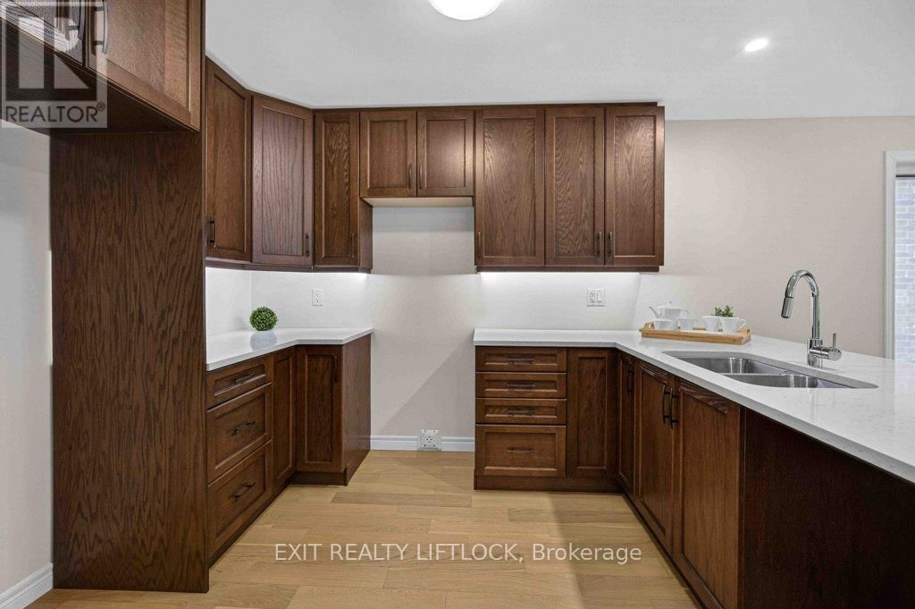 320 MULLIGHAN GARDENS Image 5