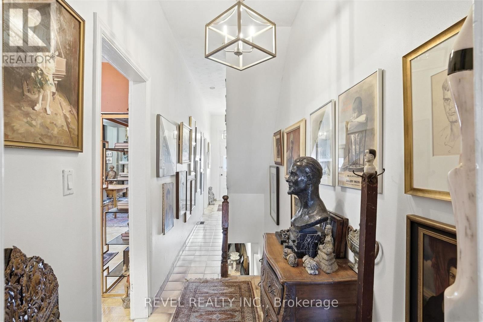 164 MACNAB STREET NORTH Image 10