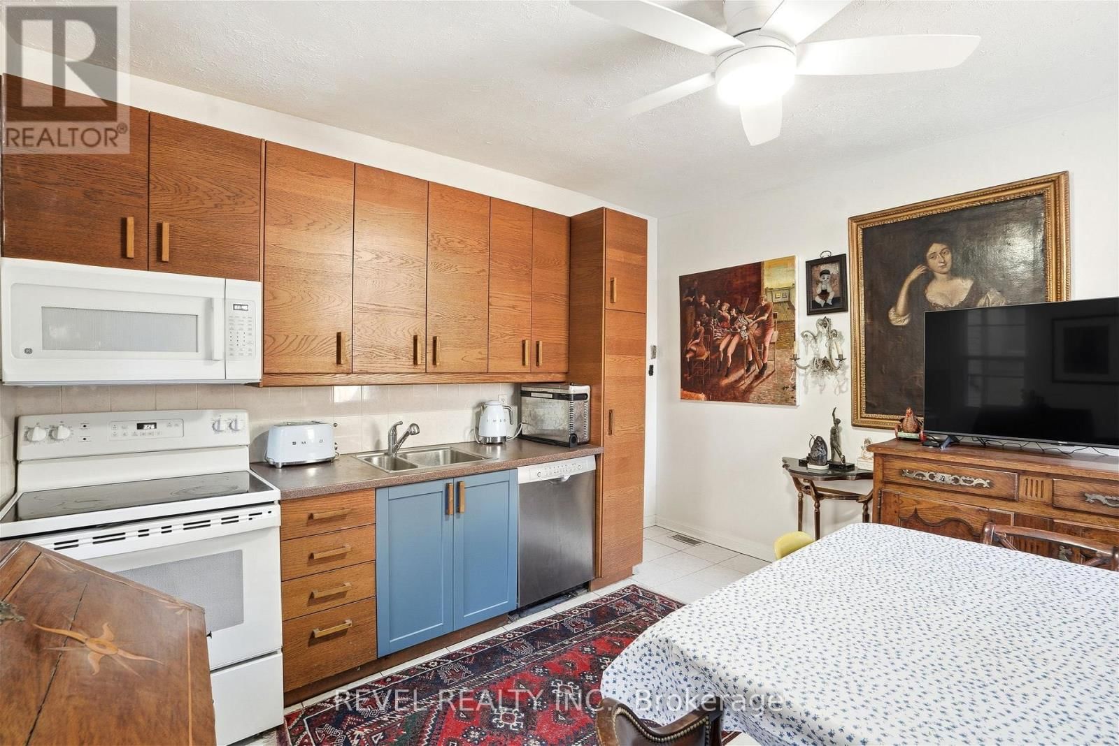 164 MACNAB STREET NORTH Image 12