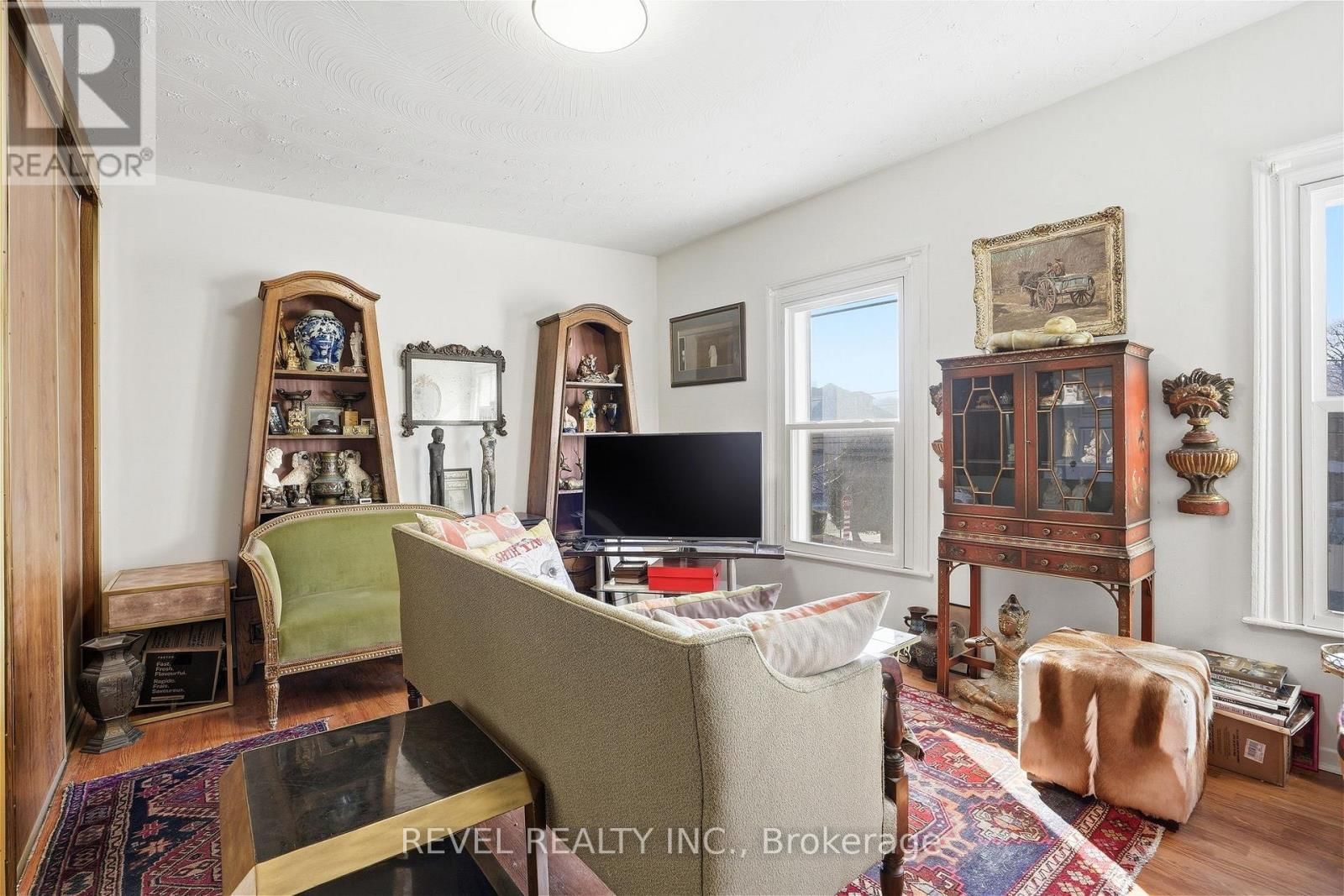 164 MACNAB STREET NORTH Image 17