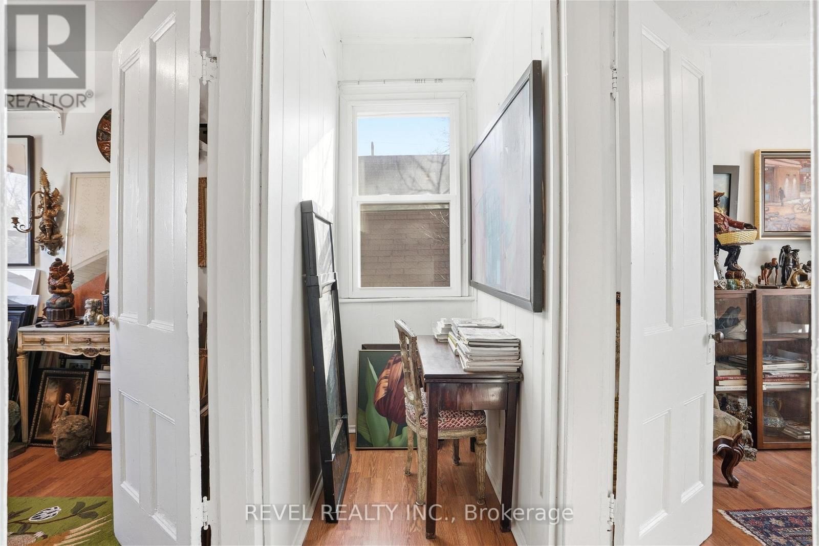 164 MACNAB STREET NORTH Image 22