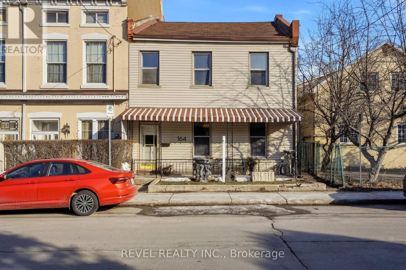 164 MACNAB STREET NORTH Image 27