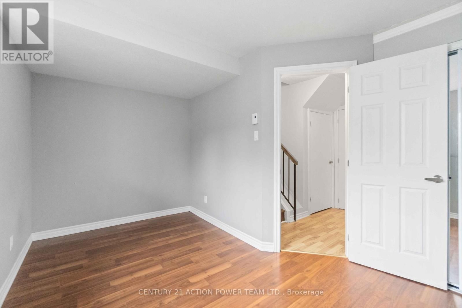 904 TANGUAY COURT Image 23