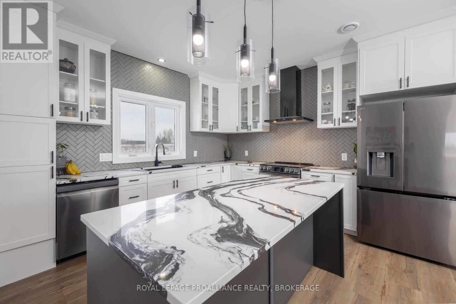 292 KYES ROAD Image 13