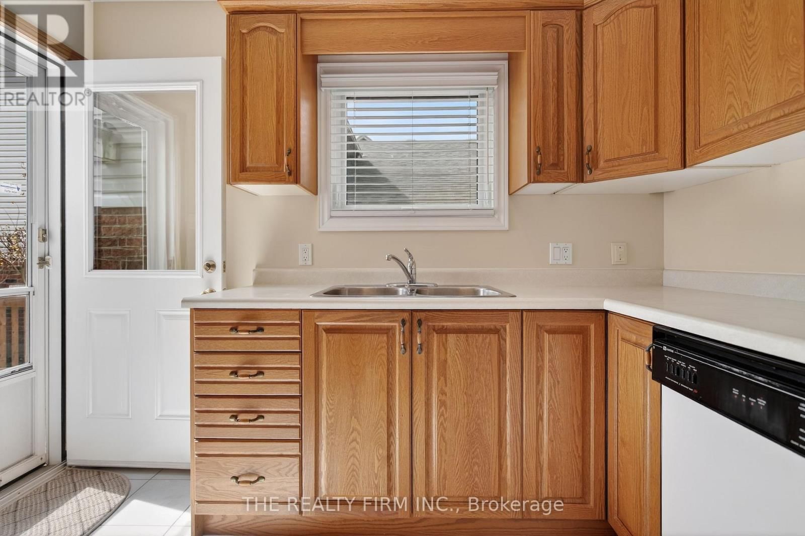 18 EULA WHITE PLACE Image 12