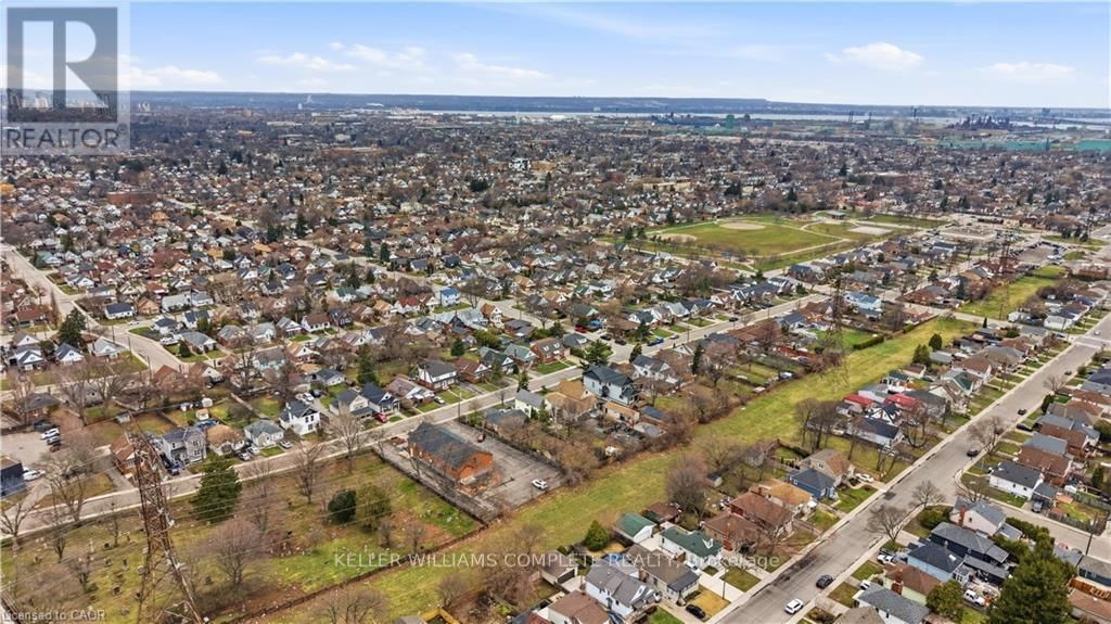 191 BELL AVENUE Image 38