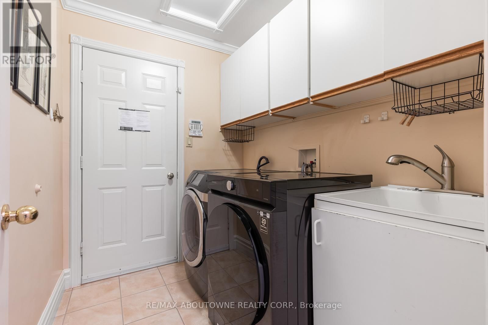 1 TWELFTH STREET Image 19