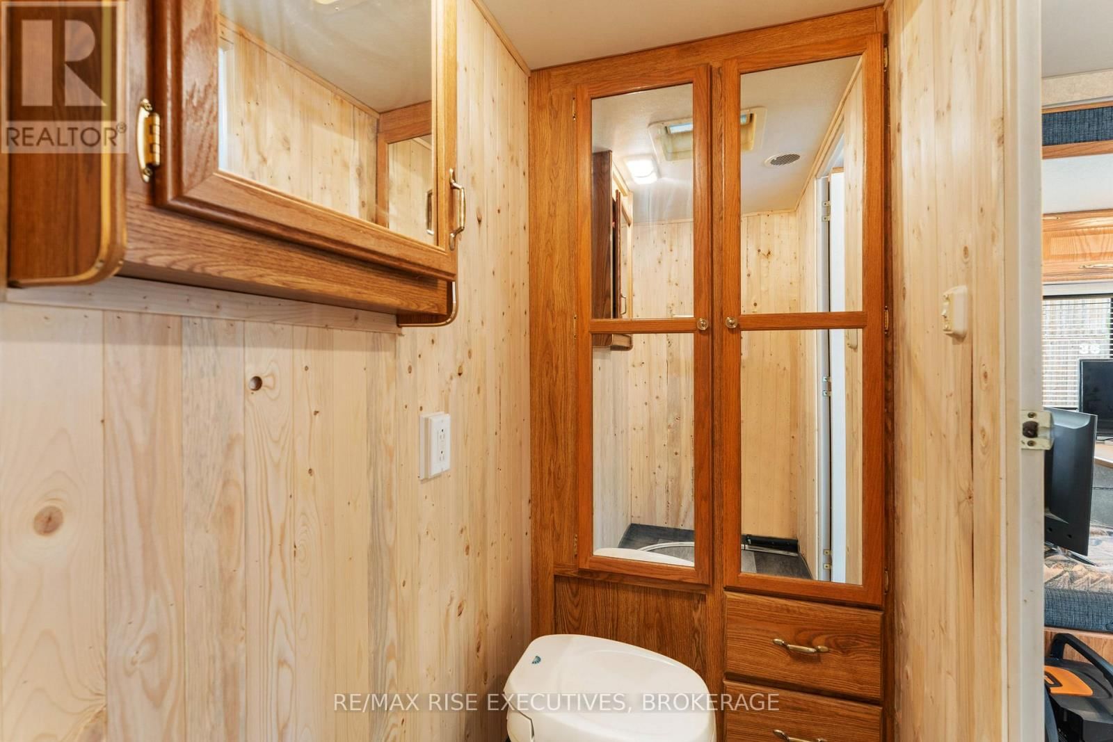 13 - 9 GLENFORD LANE Image 13