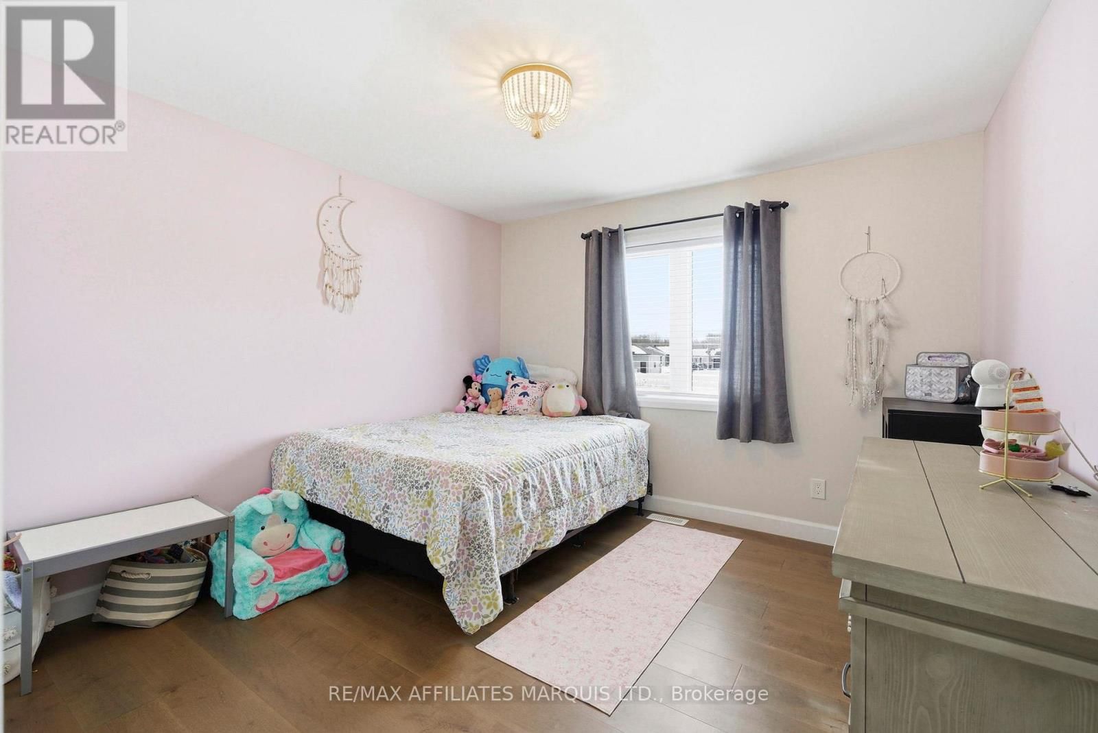 6836 JAMES CRESCENT Image 29