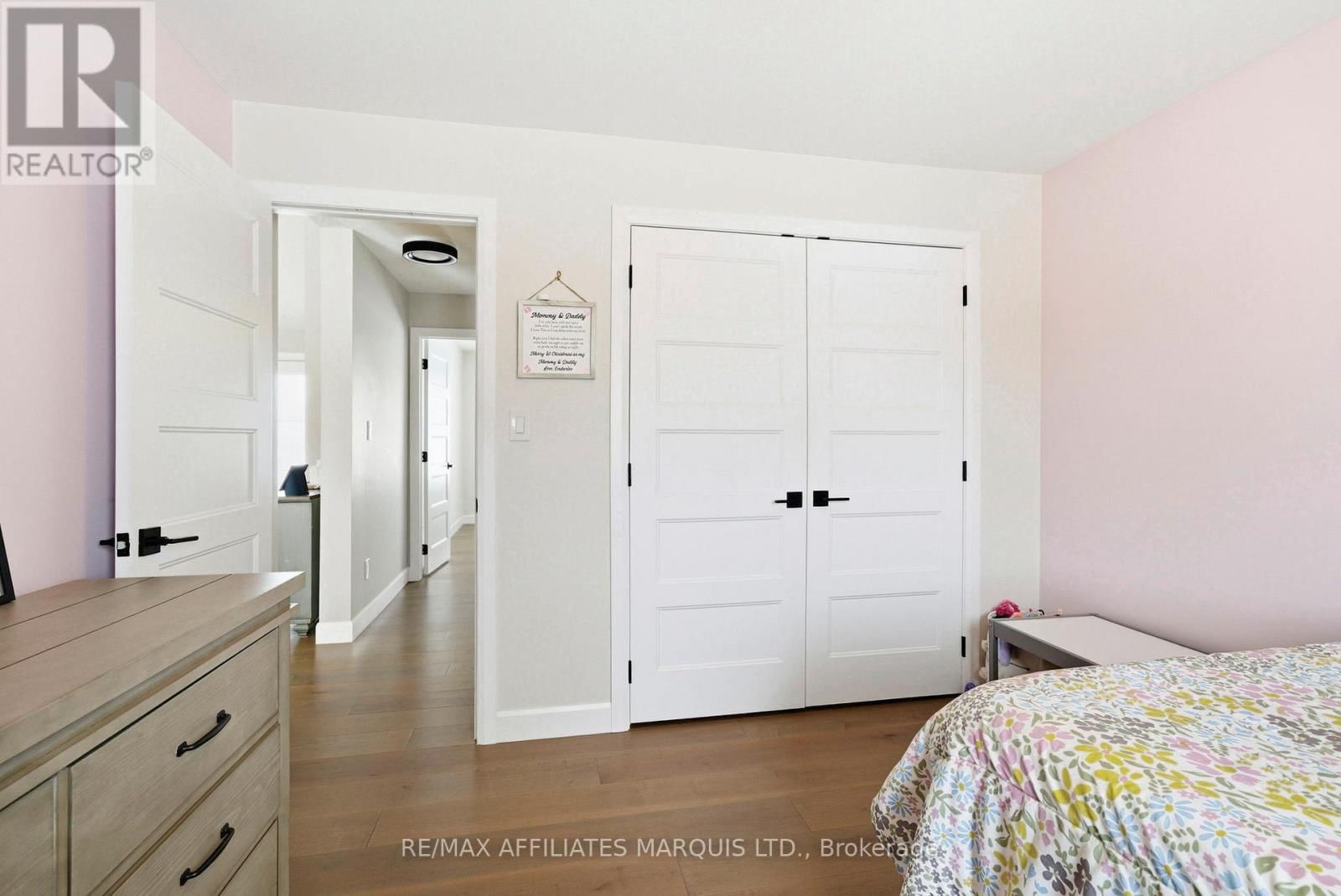 6836 JAMES CRESCENT Image 30