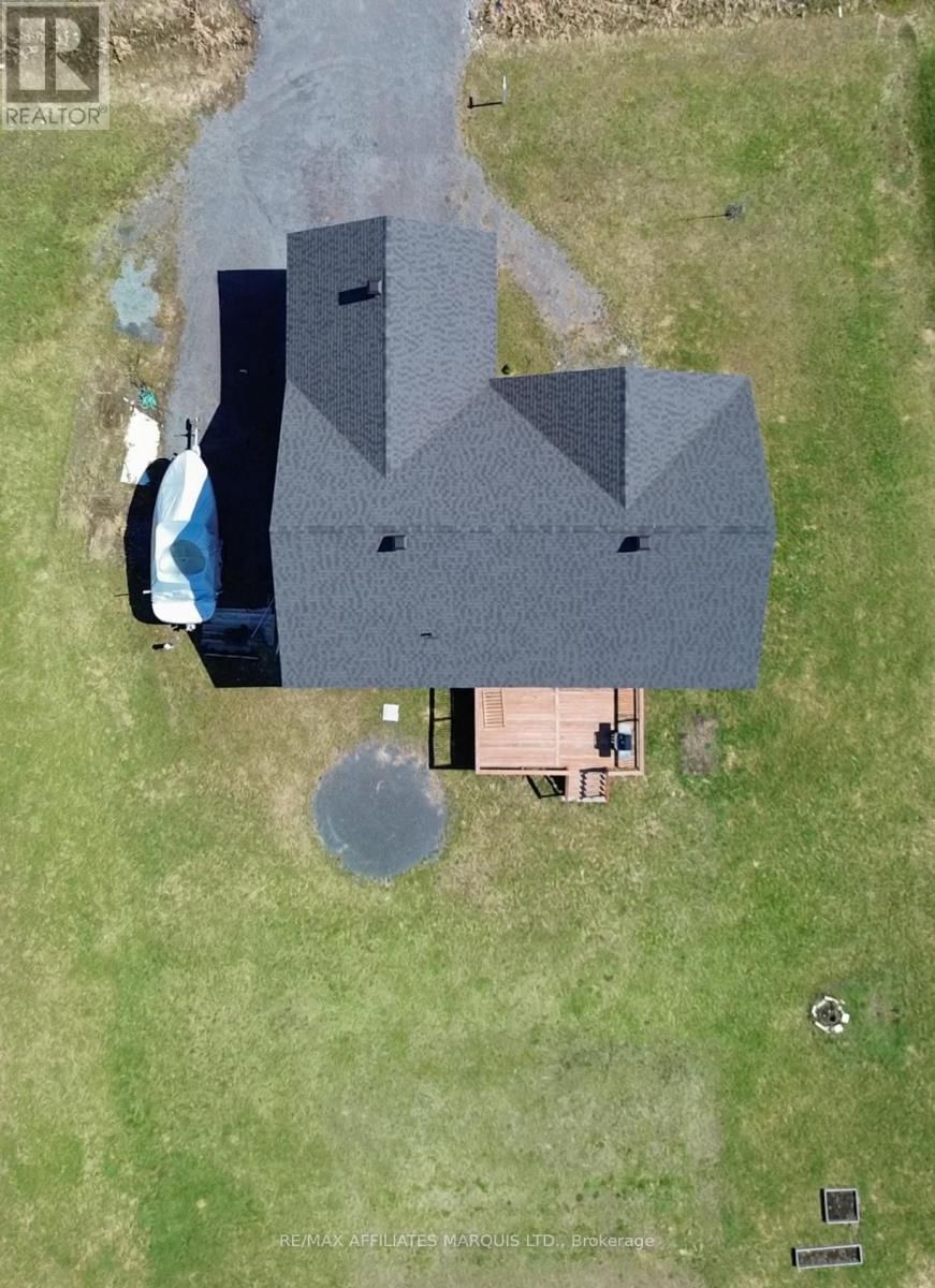 6836 JAMES CRESCENT Image 41