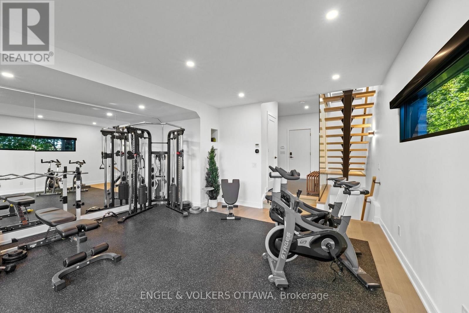 127 PERIDOT PRIVATE Image 43