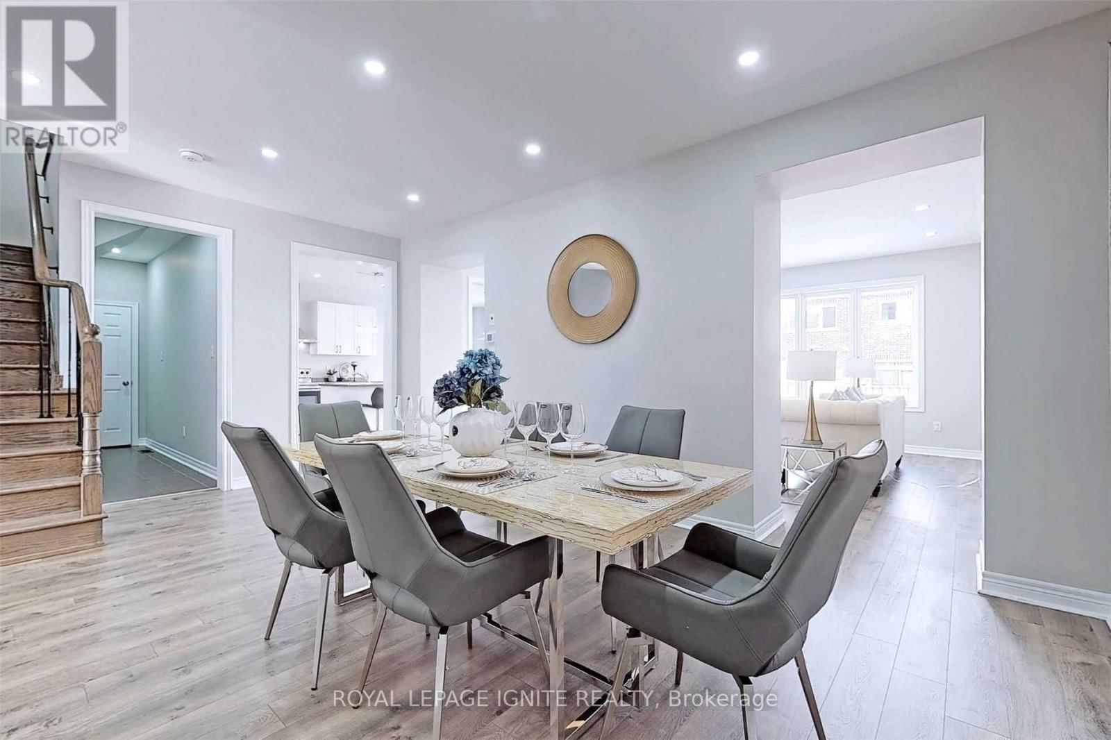 110 BARLOW PLACE Image 10