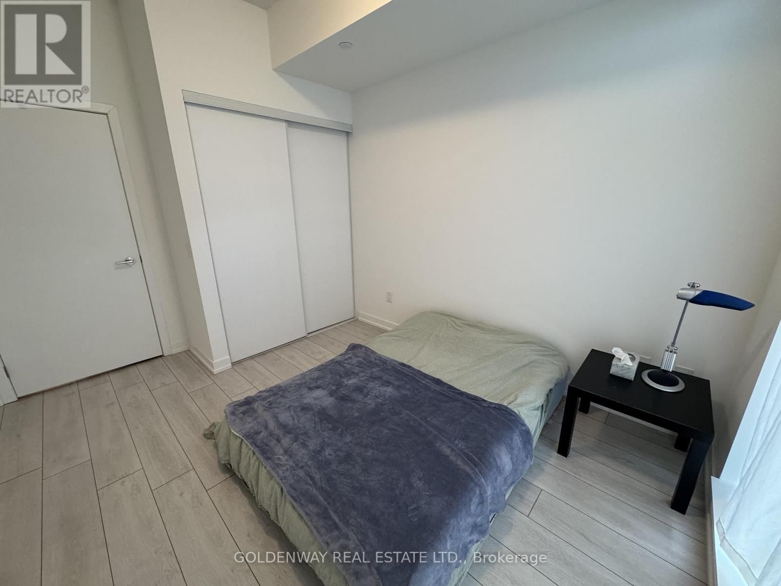 405 - 55 DUKE STREET WEST Image 8